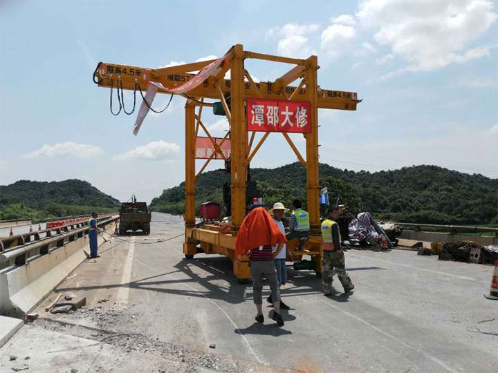 岳陽(yáng)安泰起重設備有限公司,岳陽(yáng)起重機,岳陽(yáng)電梯安裝,岳陽(yáng)起重電磁鐵